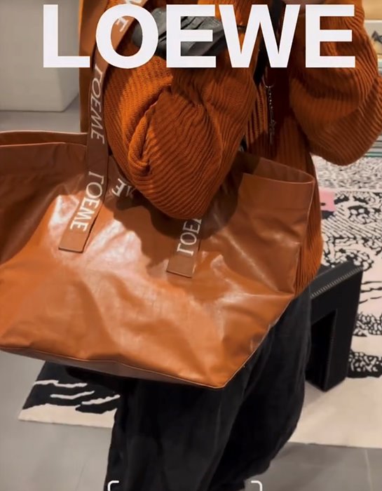 LOEWE 폴드 쇼퍼 백