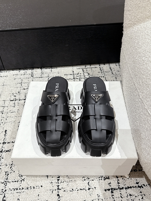 프라다 모놀리스 뮬
