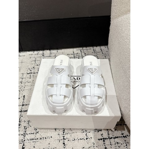 프라다 모놀리스 뮬