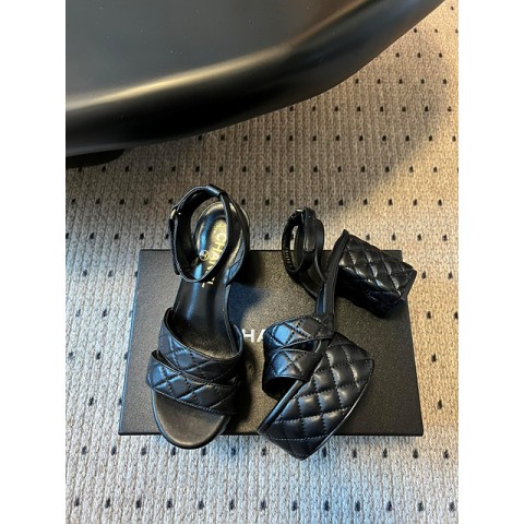 샤넬 퀼팅 샌들 G46427
