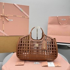 미우미우 가죽 바스켓 5BA293