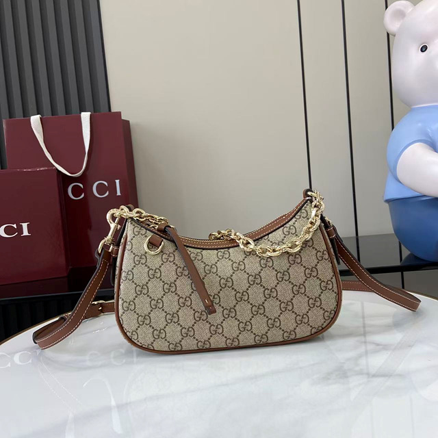 구찌 GG 엠블럼 스몰 숄더백 847447