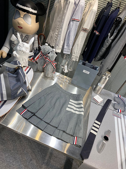 톰브라운 플리츠 스커트 치마