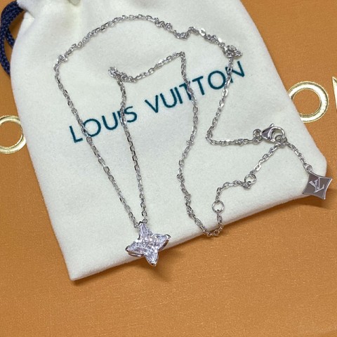 루이비통 LV 모노그램 스타 펜던트 목걸이